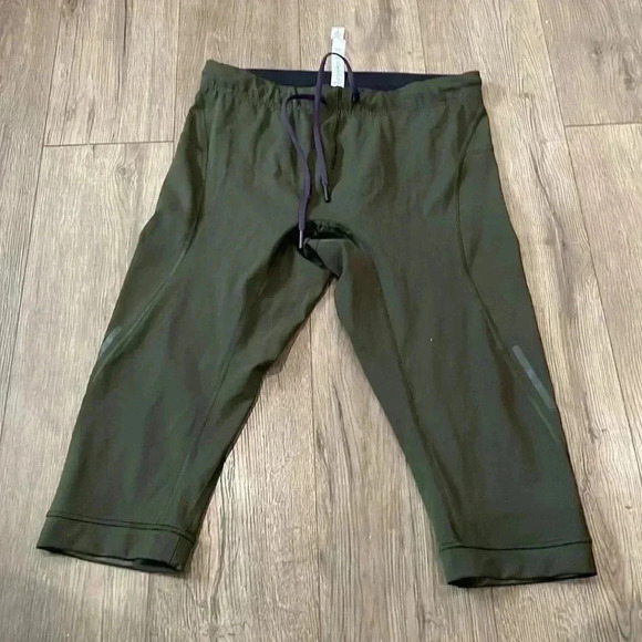 Lululemon Tight Stuff Short Green- Men L- EUC - Picture 5 of 9